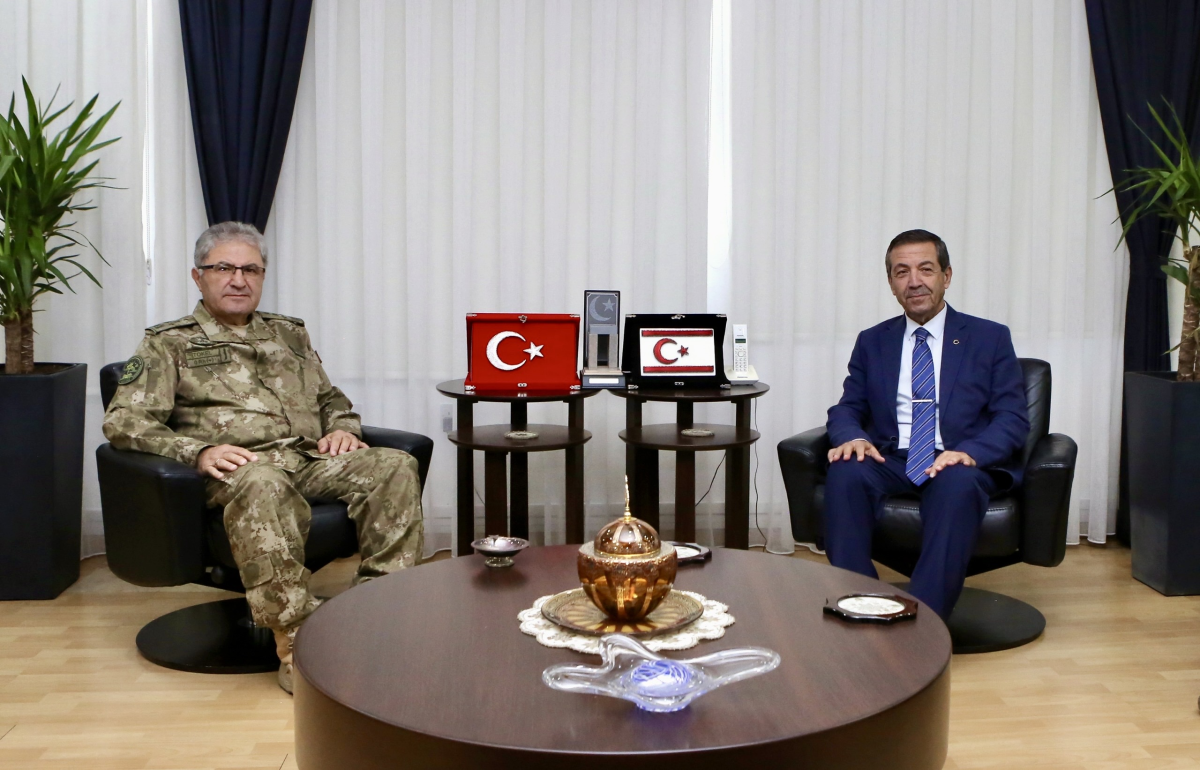 Dışişleri Bakanı Ertuğruloğlu, Kara Kuvvetleri Komutanı Orgeneral Tokel ile görüştü
